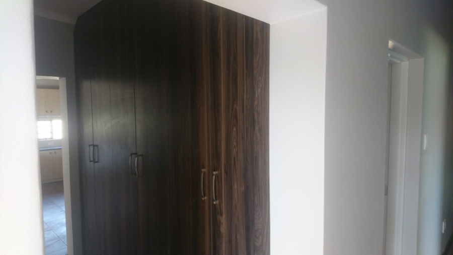 To Let 3 Bedroom Property for Rent in Hillside Free State